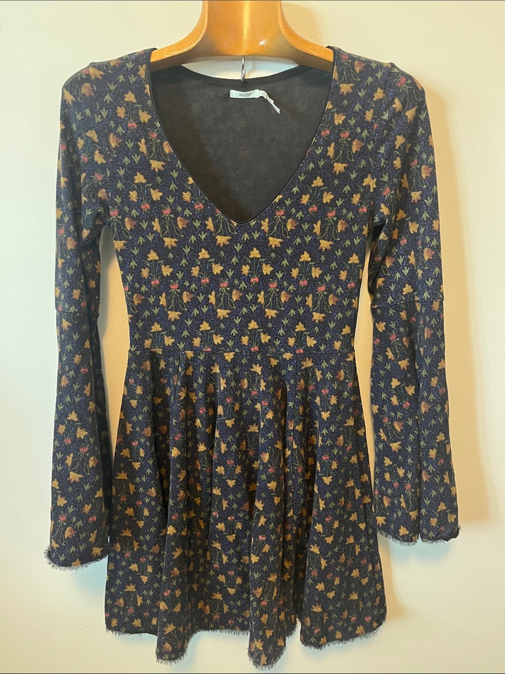 Kimchi Blue Black Floral V-Neck Long Sleeve Skater Dress